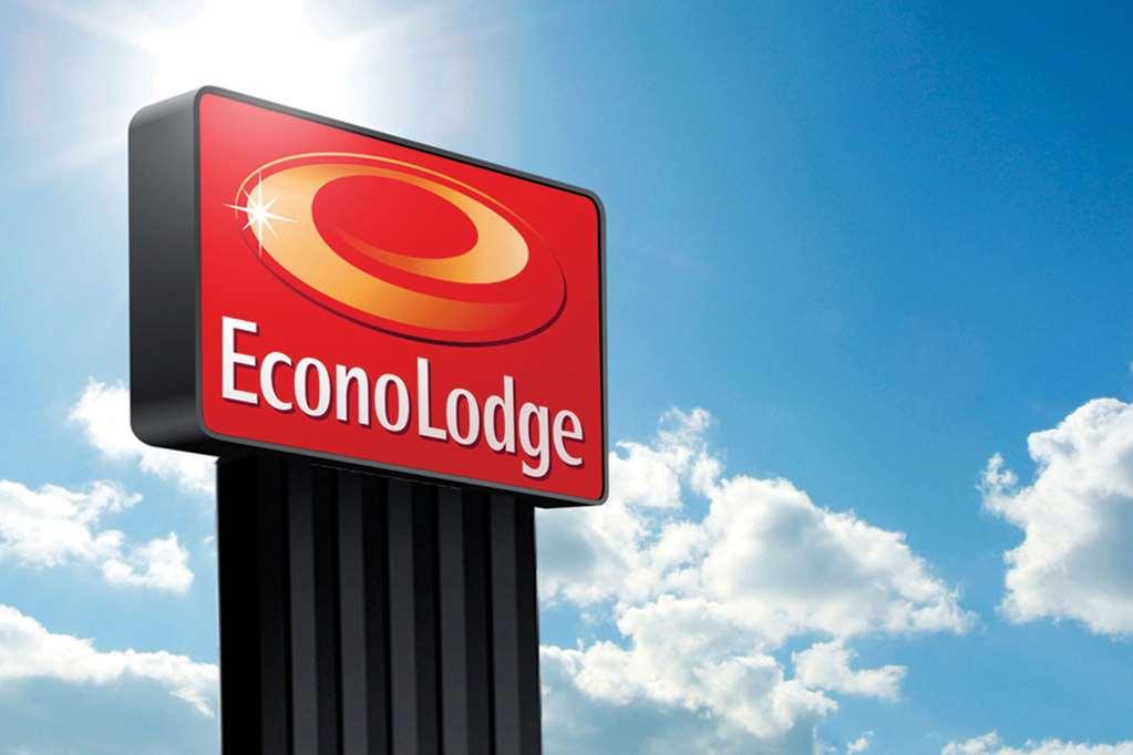 Econo Lodge Sevierville-Pigeon Forge On The River Exterior foto