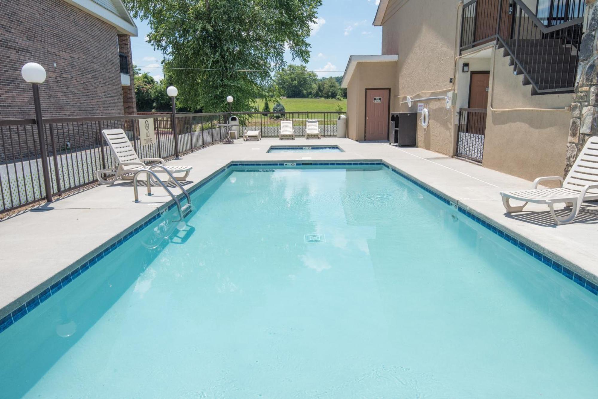 Econo Lodge Sevierville-Pigeon Forge On The River Exterior foto